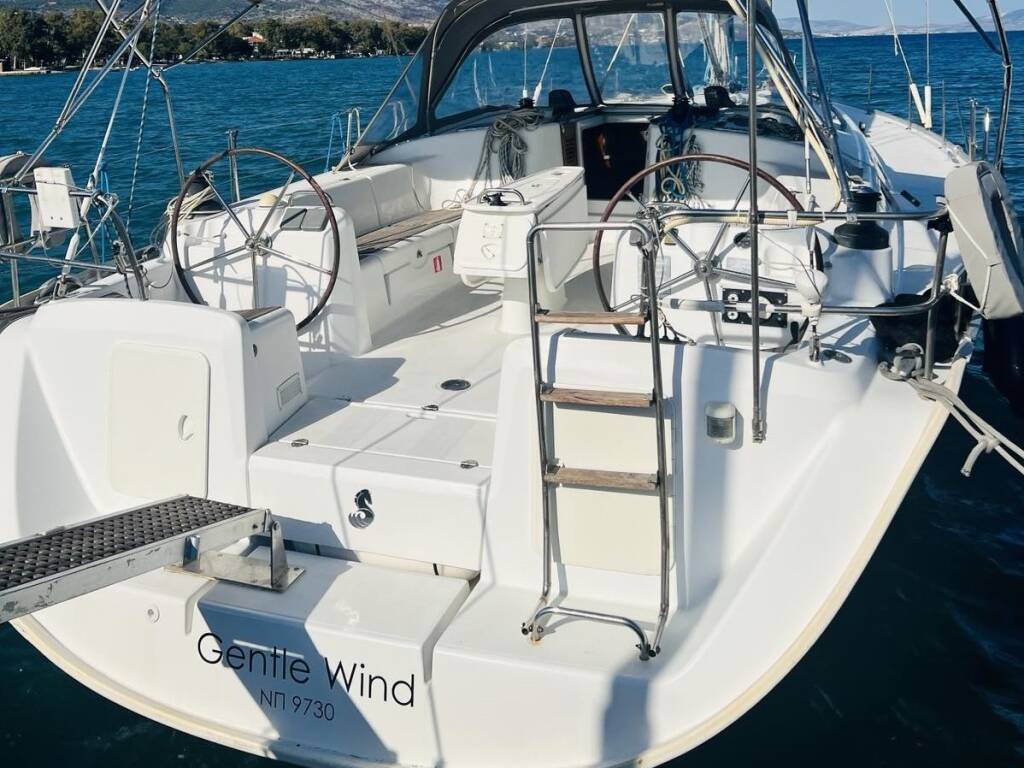 Cyclades 50.5 Gentle Wind (A/C, generator, electric heads,solar panel)