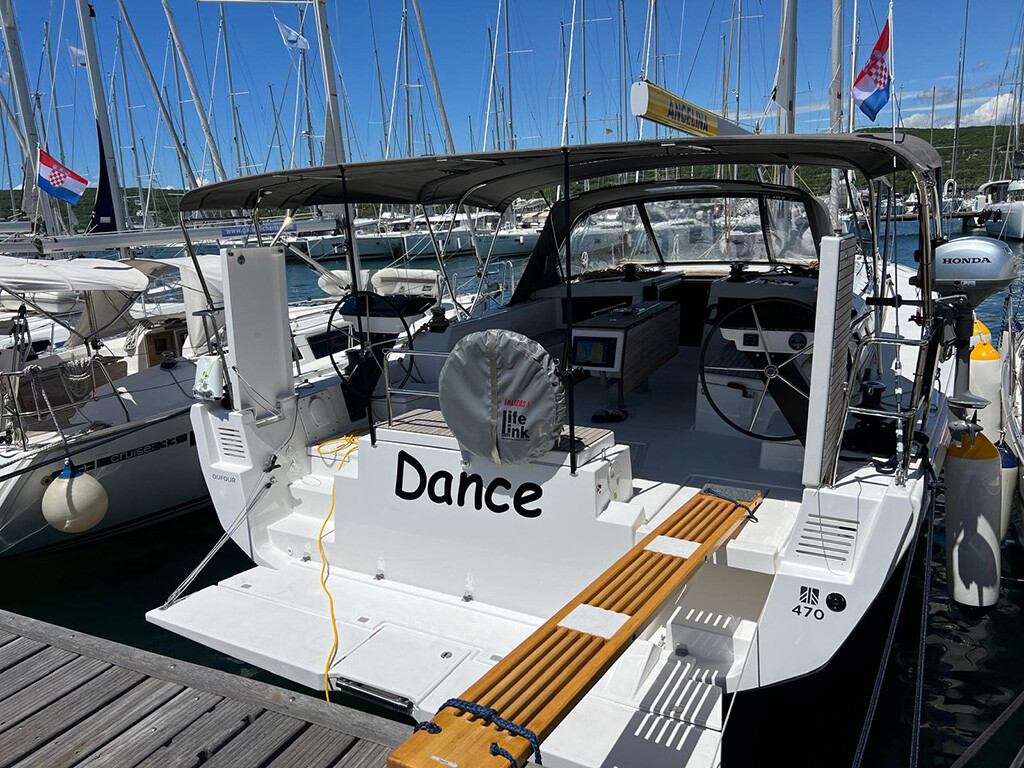 Dufour 470 Dance