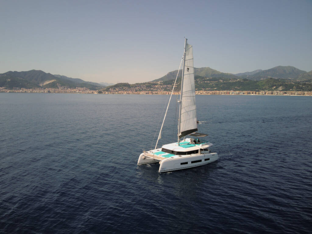 Dufour Catamaran 48 5c+5h FUTURA