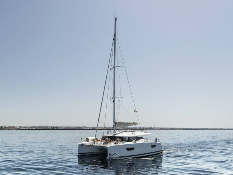 Fountaine Pajot Astréa 42 Astrea (watermaker+generator)