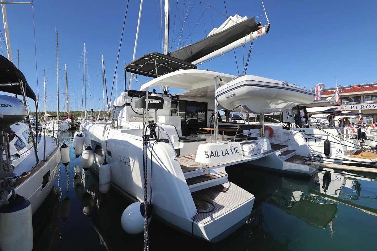 Lagoon 42 Sail la Vie