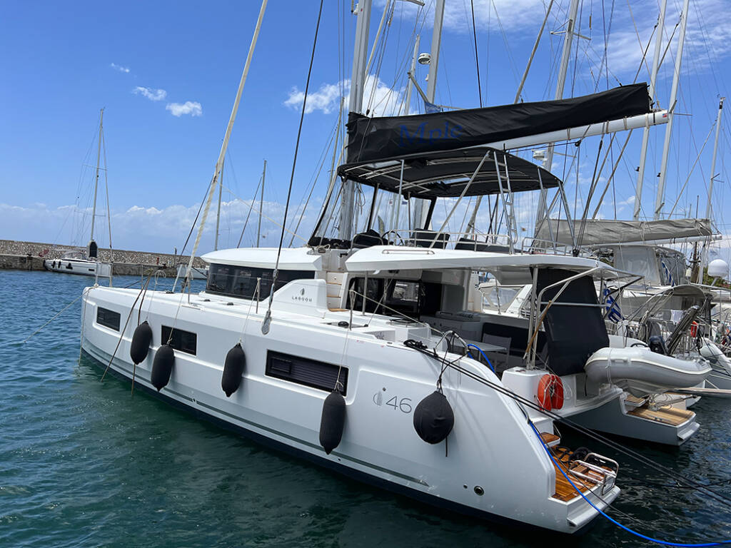Lagoon 46 MPLE (air condition, generator, water maker)    _Skippered Only_