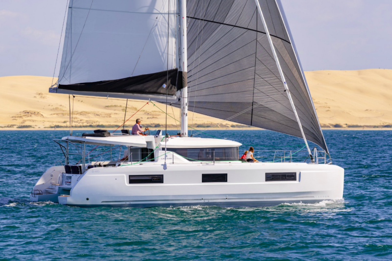 Lagoon 46 Divan