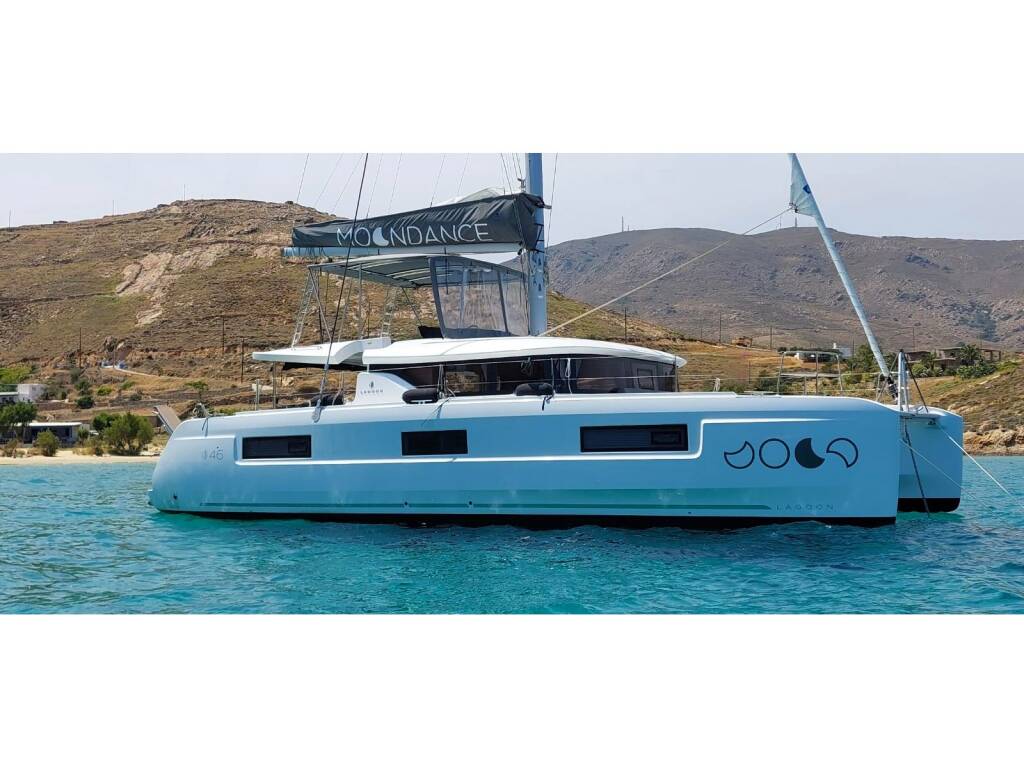 Lagoon 46 MOONDANCE (A/C , generator,watermaker) Skippered Only