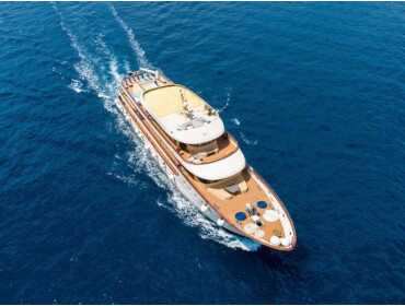 Luxury Motor Yacht Swallow