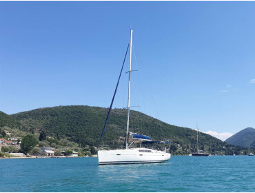 Oceanis 43+ Twins (New sails 2023 - Solar panel-Bow Thruster- A/C)